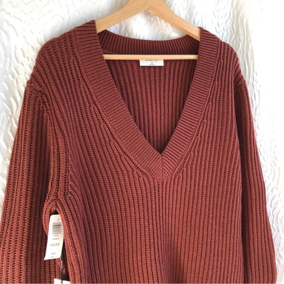 BNWT Aritzia Babaton Rich Cooper Roger Sweater Long V-neck Merino Wool Sweater - Picture 4 of 16